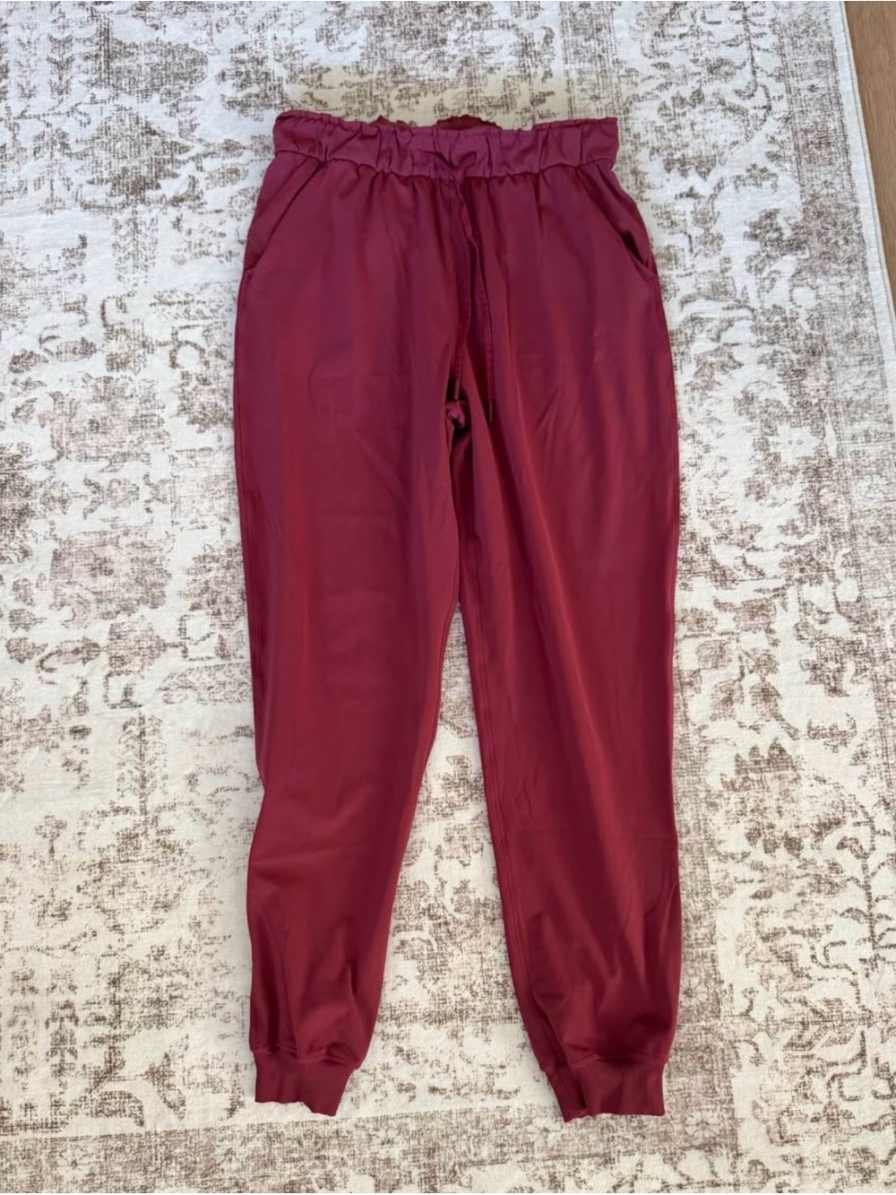 lululemon athletica Women's Burgundy Drawstring Joggers